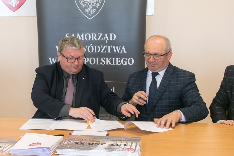 Ponad 1,4 mln zł dla gmin powiatu konińskiego. Na drogi i drzewa