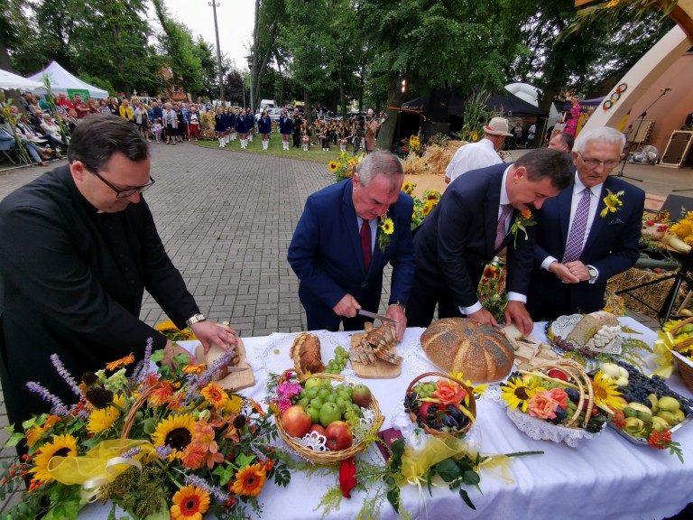 „Chleba w Polsce nie zabraknie”. Rolnicy dziękowali za plony!