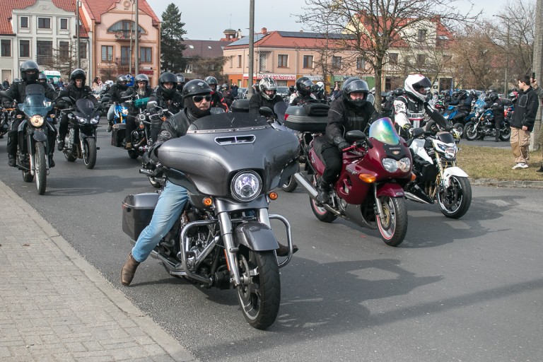Motocykliści powitali wiosnę. Zgodnie z tradycją marzanna spłonęła