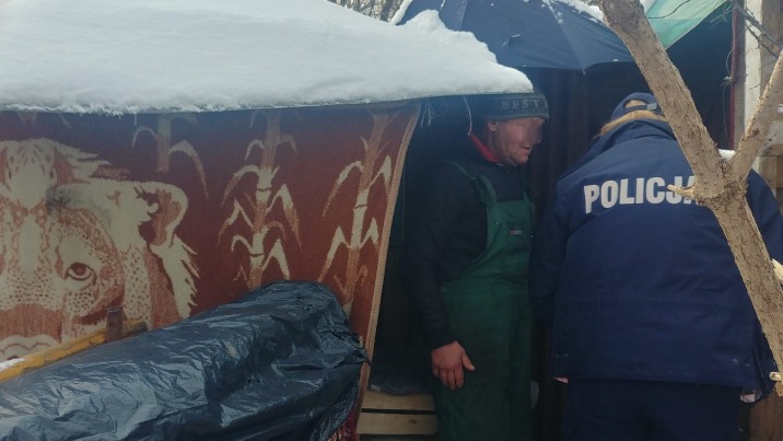 Turek. Policjanci uratowali przysypanego śniegiem bezdomnego