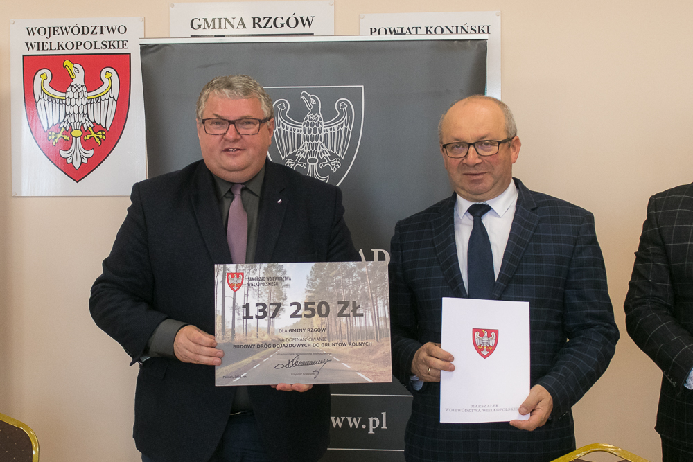 Ponad 1,4 mln zł dla gmin powiatu konińskiego. Na drogi i drzewa